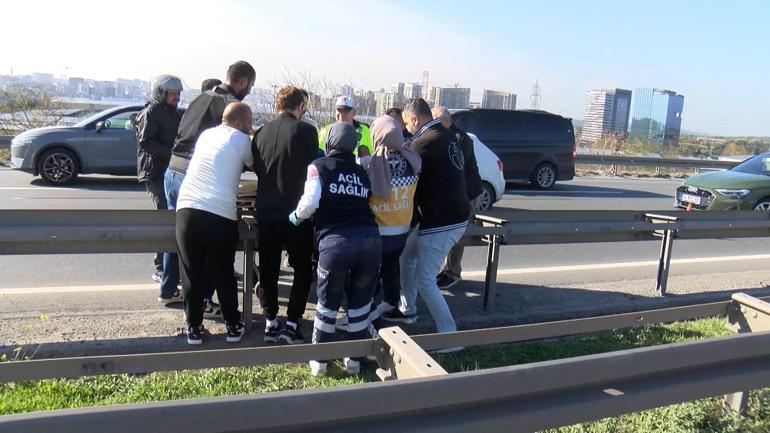 Eyüpsultan’da motosiklet kazası! Yaralı sürücüyü montla güneşten korudular 2 Eyüpsultan’da motosiklet kazası! Yaralı sürücüyü montla güneşten korudular