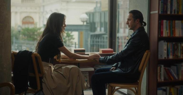 Faruk'un Ayten aşkı dizelere sığmıyor! İsmini duyunca dünya duruyor 1 Faruk'un Ayten aşkı dizelere sığmıyor! İsmini duyunca dünya duruyor