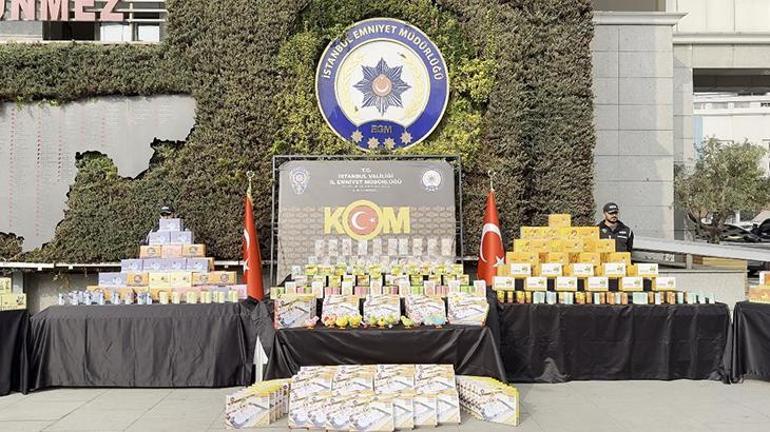 Fatih’te 50 milyon lira değerinde kaçak oyuncak ele geçirildi 1 Fatih’te 50 milyon lira değerinde kaçak oyuncak ele geçirildi