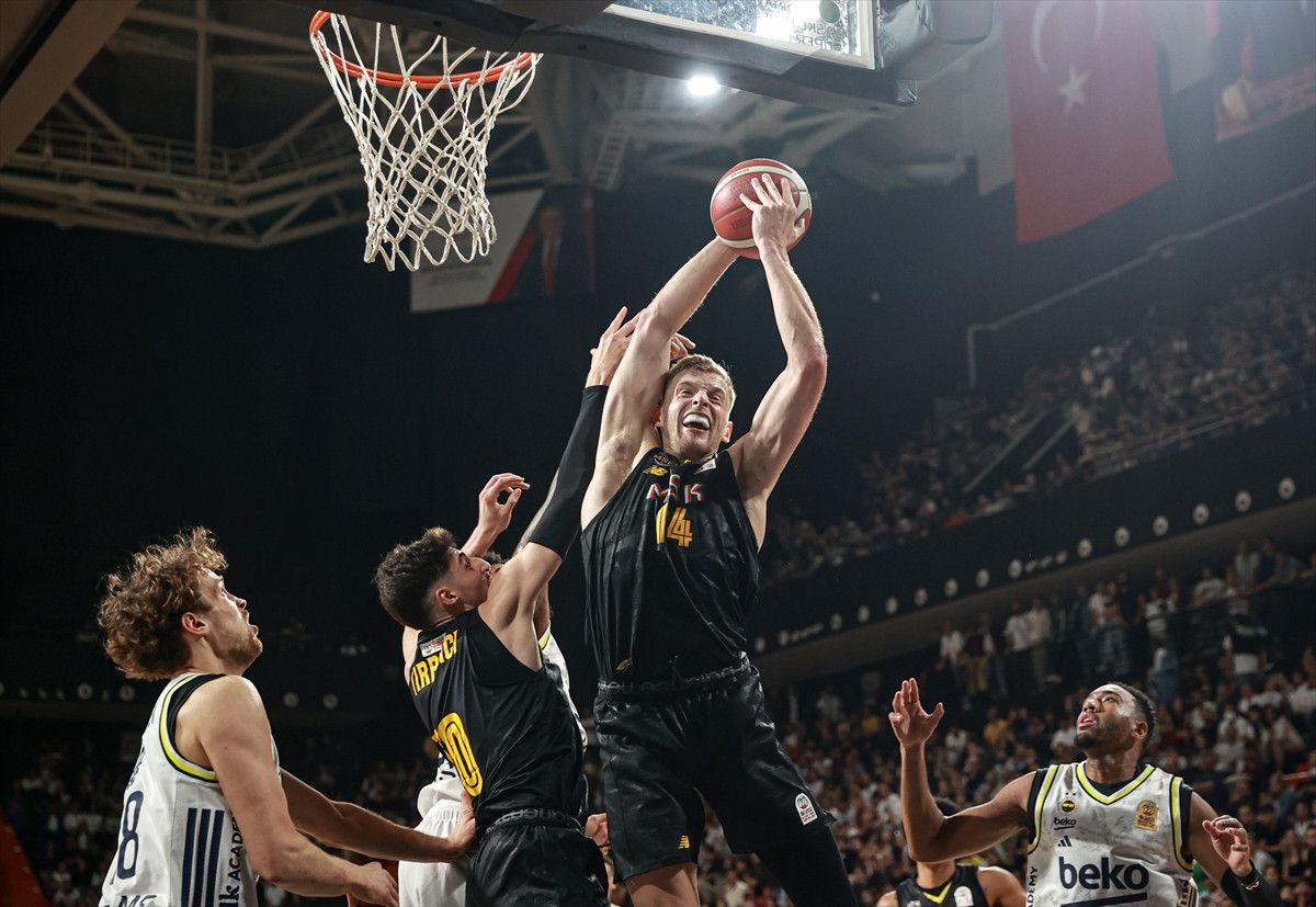 Fenerbahçe, Mersin Spor'a Geçit Vermedi 1 Fenerbahçe, Mersin Spor'a Geçit Vermedi