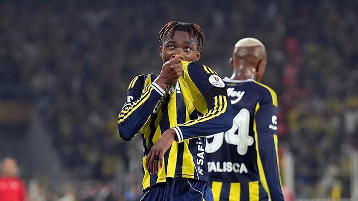 Fenerbahçe’de Jhon Duran’dan sonra Nene de milli takımdan affını istedi