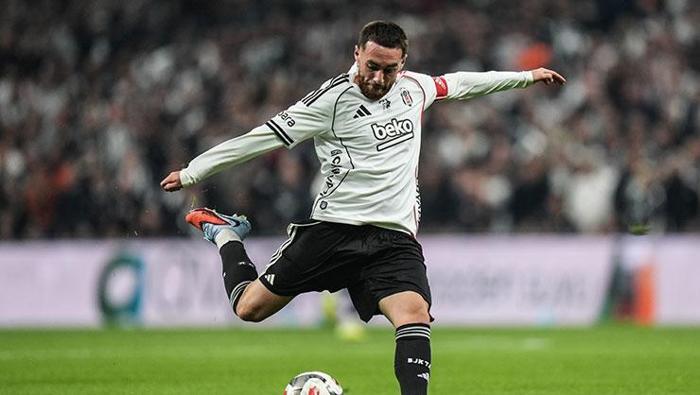 Fenerbahçe'de Orkun Kökçü Gerçeği: Veto Edilen Yıldızın Ardındaki Sır! 2 Fenerbahçe'de Orkun Kökçü Gerçeği: Veto Edilen Yıldızın Ardındaki Sır!