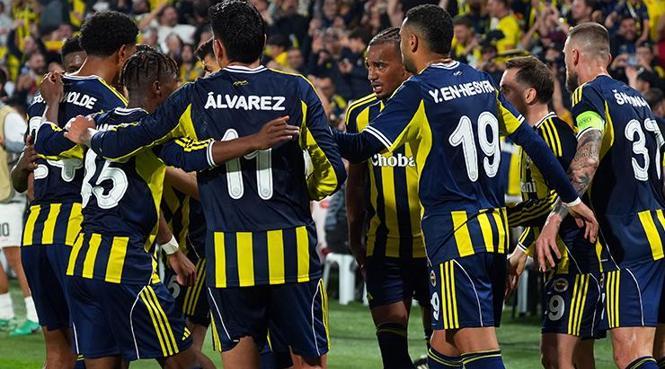 Fenerbahçe'nin Strateji Ustası: Tedesco ile Canlı Basın Toplantısına Tanık Olun! 2 Fenerbahçe'nin Strateji Ustası: Tedesco ile Canlı Basın Toplantısına Tanık Olun!