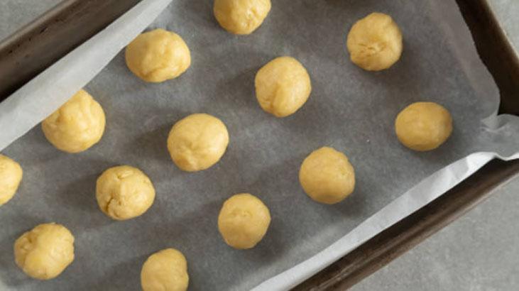 Ferah limon tadına bayılacaksınız! Herkesin evinde bulunmalı: Çatlak kurabiye tarifi