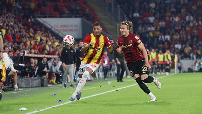 FIFA Hakeminin Büyüsüne Gölgeler: 11. Haftanın Raporu Ortaya Çıktı!