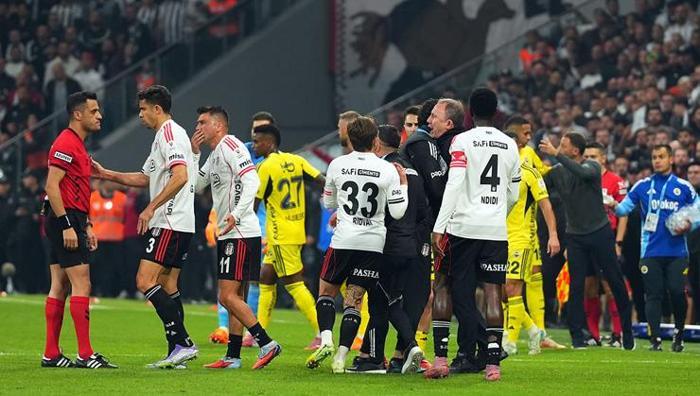 FIFA Hakeminin Büyüsüne Gölgeler: 11. Haftanın Raporu Ortaya Çıktı!