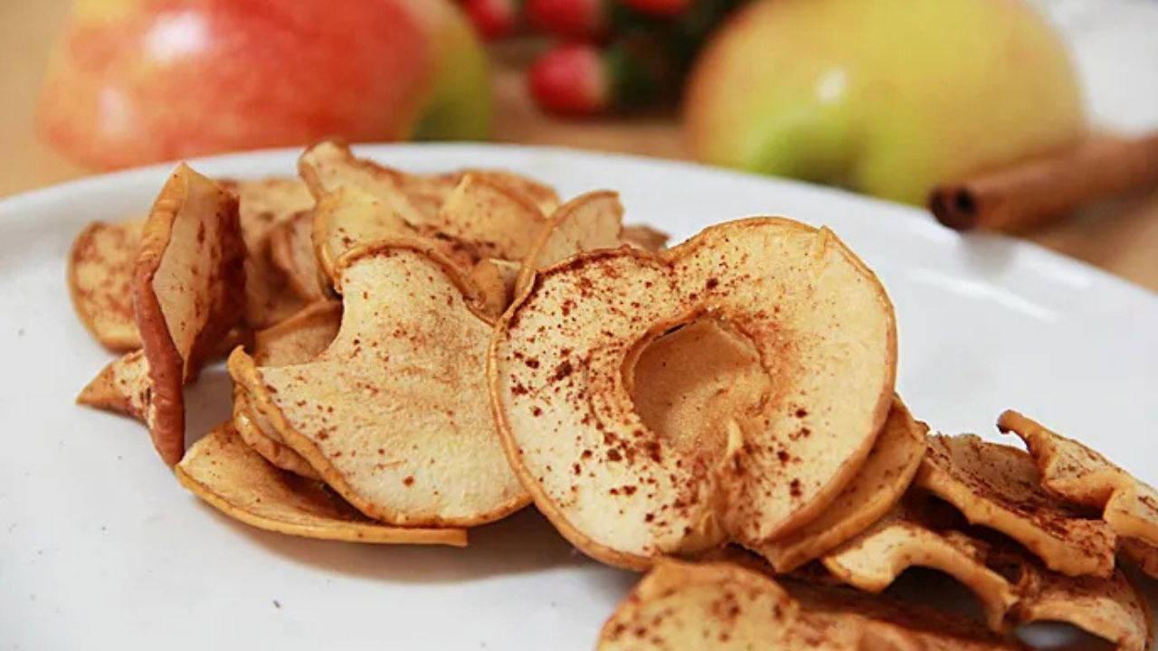 Fırından gelen en doğal atıştırmalık: Ballı tarçınlı elma cipsi tanımı