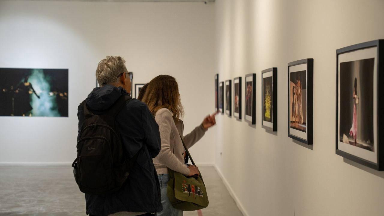 “Fotoğrafın dansı, dansın fotoğrafı” standı Taksim Sanat’ta açıldı!
