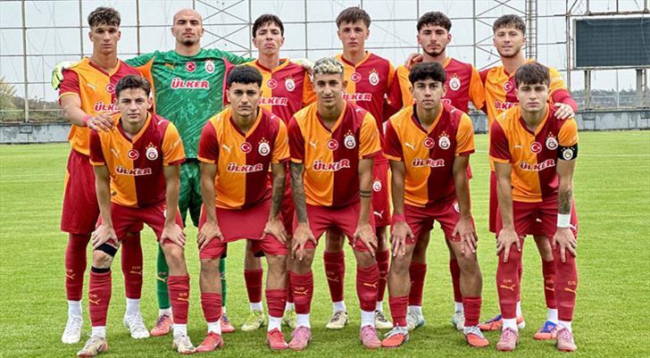 Galatasaray, Ajax Karşısında Farklı Yenilgiyle Şokta!