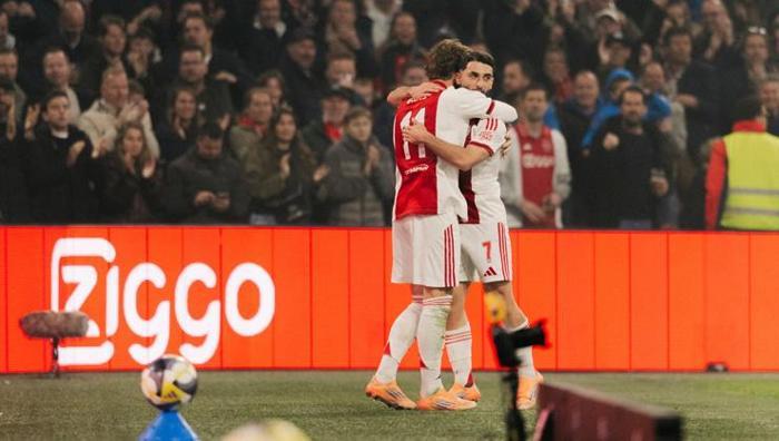 Galatasaray Maçına Hazır Olun: Ajax Taraftarları Heitinga'nın Sözlerine Sert Çıktı!