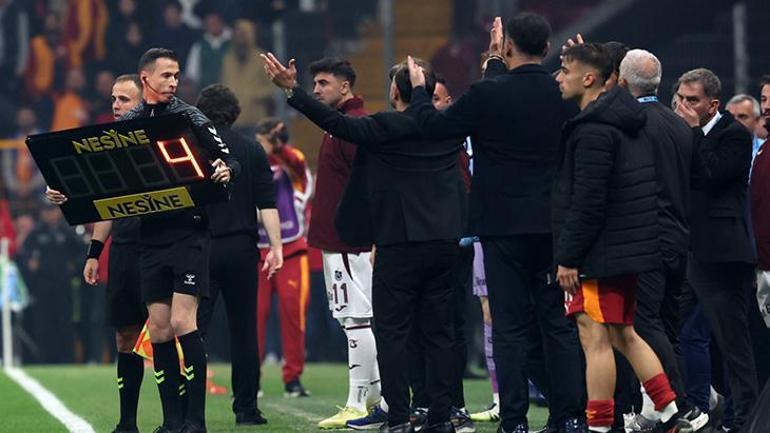 Galatasaray'da maç sonunda Okan Buruk'tan hakem Cihan Aydın'a tepki!