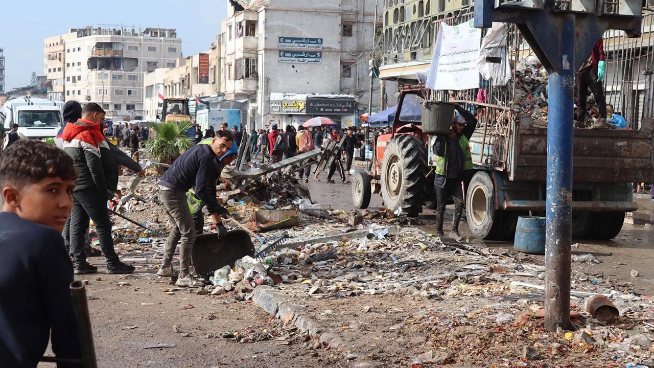 Gazzeliler “Yeniden inşa edeceğiz” kampanyası başlattı