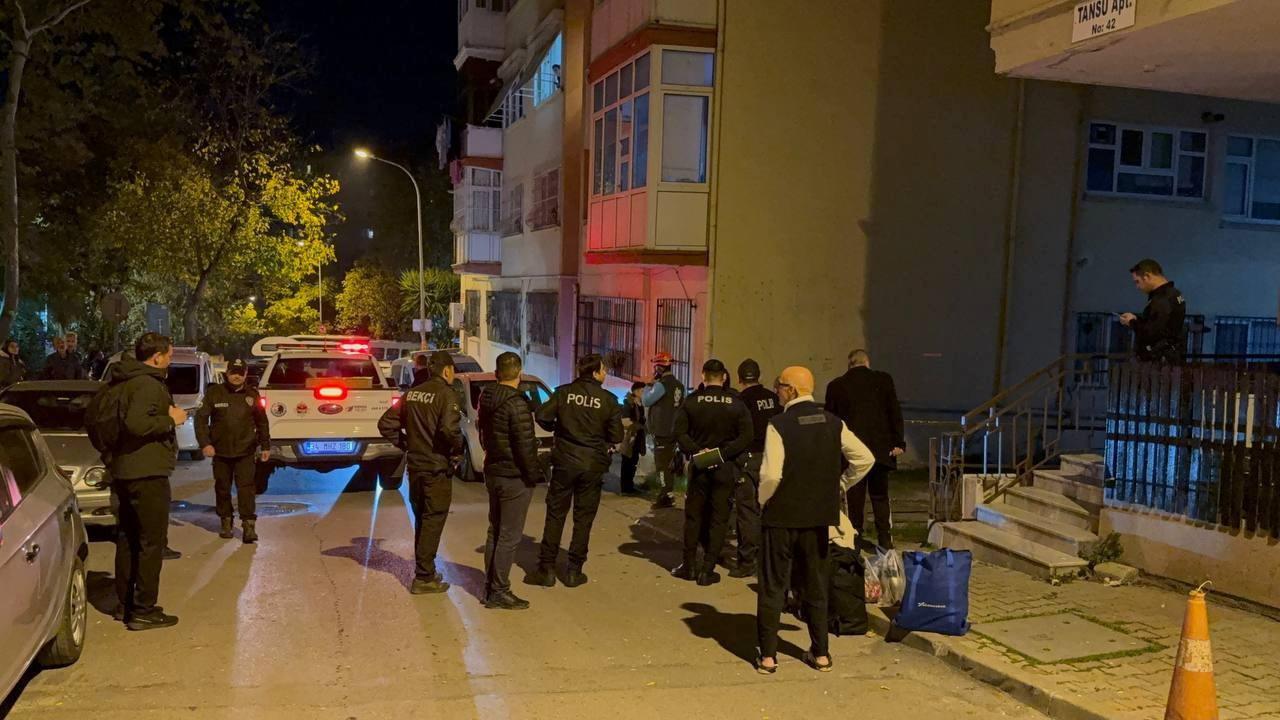 Gebze faciasının ardından yeni endişe! Kartal’da kolonları çatlayan apartman boşaltıldı