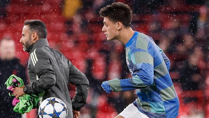 Gece Yarısı Patlayan Arda Güler Krizi: Liverpool-Real Madrid Maçında Xabi Alonso'ya Şok Sözler! 3 Gece Yarısı Patlayan Arda Güler Krizi: Liverpool-Real Madrid Maçında Xabi Alonso'ya Şok Sözler!