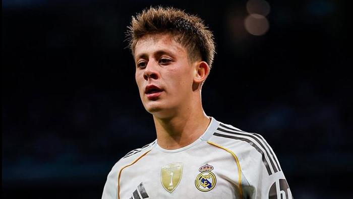 Gece Yarısı Patlayan Arda Güler Krizi: Liverpool-Real Madrid Maçında Xabi Alonso'ya Şok Sözler! 9 Gece Yarısı Patlayan Arda Güler Krizi: Liverpool-Real Madrid Maçında Xabi Alonso'ya Şok Sözler!