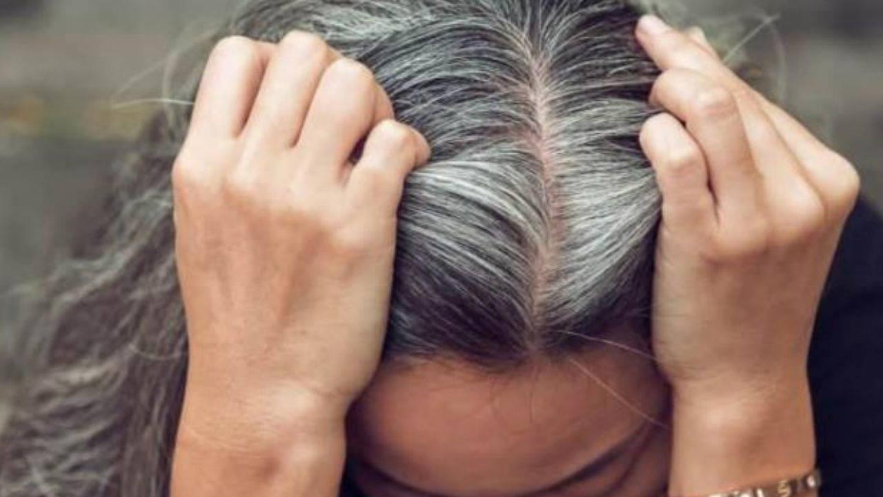 Gençlikte saç beyazlamasının nedeni ortaya çıktı: Kansere karşı bedenin zımnî savunması olabilir