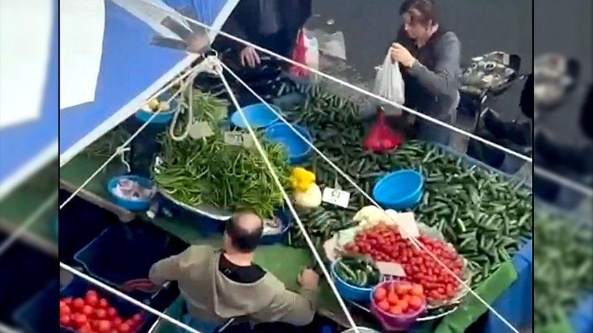 Görüntüler sosyal medyayı sallamıştı! Pazarcının ‘salatalık’ hilesine savcılık soruşturması
