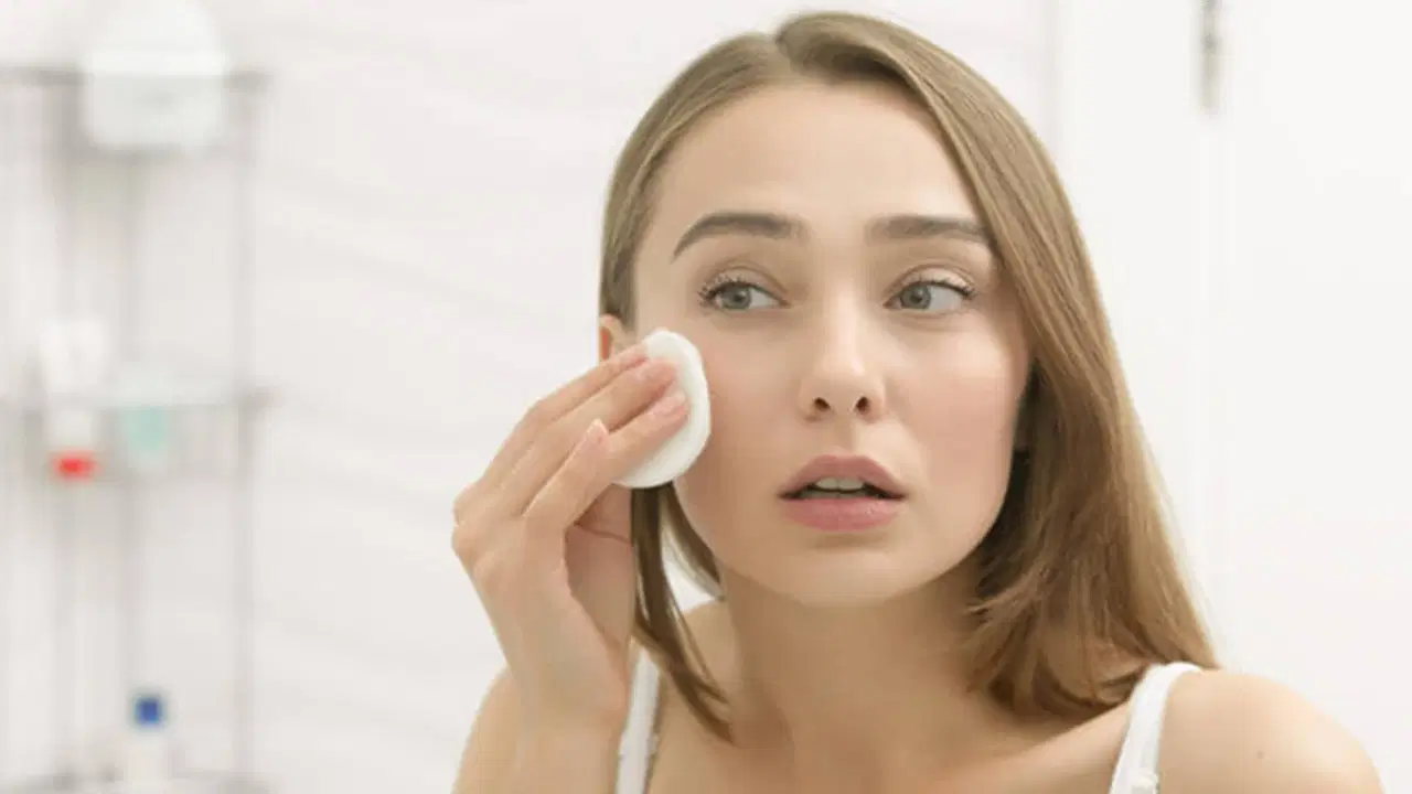 Günlük rutininiz kırışıklıklara yol açıyor olabilir: Cildinizin süratli yaşlanmasına neden olan 8 alışkanlık