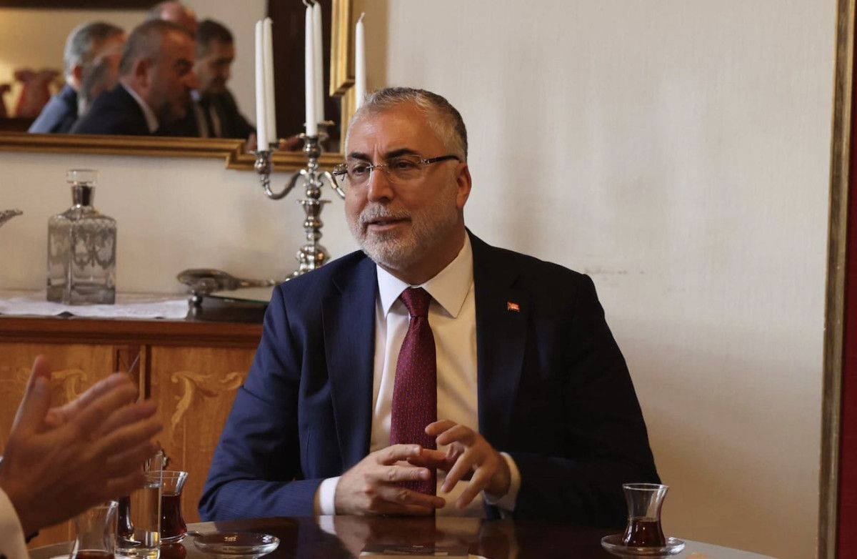 Gurbetteki Türklere Müjde: Vedat Işıkhan'dan SGK'da Devrim Niteliğinde Açıklama!