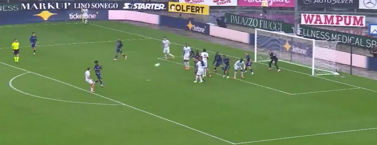 Hakan Çalhanoğlu'nun Golüyle Inter, Hellas Verona'yı Son Dakikada Yenerek Şampiyonluk Yolunda İlerliyor!