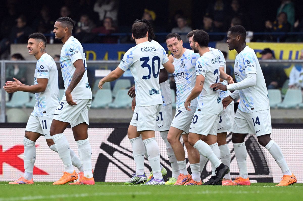 Hakan Çalhanoğlu'nun Golüyle Inter, Hellas Verona'yı Son Dakikada Yenerek Şampiyonluk Yolunda İlerliyor!