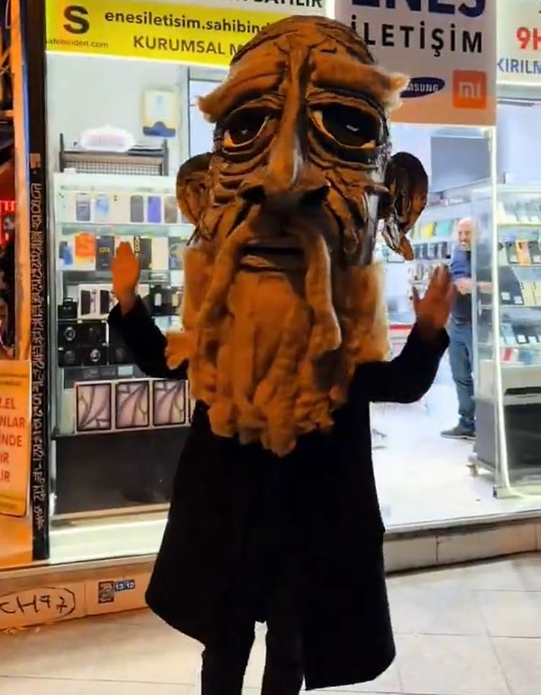 Halloween'i de Boş Geçmedik: Cadılar Bayramı'nda Yurdum İnsanının Giydiği Yaratıcı Kostümler! 3 Halloween'i de Boş Geçmedik: Cadılar Bayramı'nda Yurdum İnsanının Giydiği Yaratıcı Kostümler!