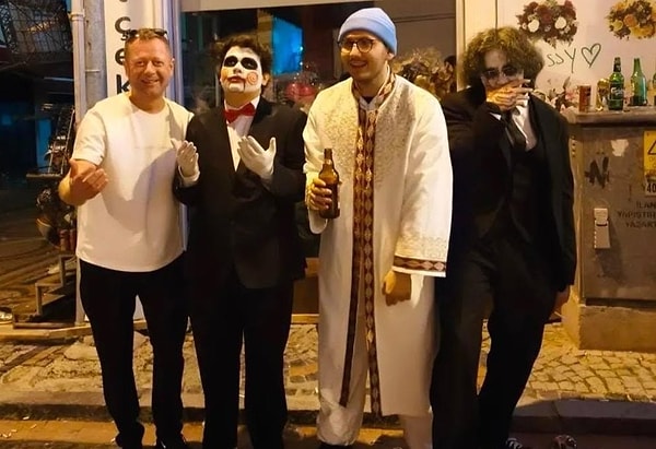 Halloween'i de Boş Geçmedik: Cadılar Bayramı'nda Yurdum İnsanının Giydiği Yaratıcı Kostümler! 5 Halloween'i de Boş Geçmedik: Cadılar Bayramı'nda Yurdum İnsanının Giydiği Yaratıcı Kostümler!