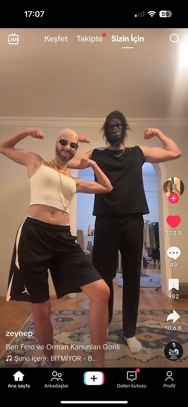 Halloween'i de Boş Geçmedik: Cadılar Bayramı'nda Yurdum İnsanının Giydiği Yaratıcı Kostümler! 6 Halloween'i de Boş Geçmedik: Cadılar Bayramı'nda Yurdum İnsanının Giydiği Yaratıcı Kostümler!