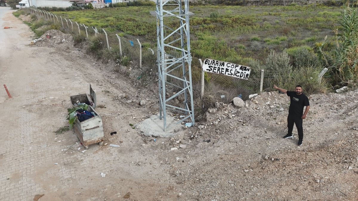 Hatay'da Çöp Atanlara Yaratıcı Yanıt: 'Buraya Çöp Atan Şerefsizdir'