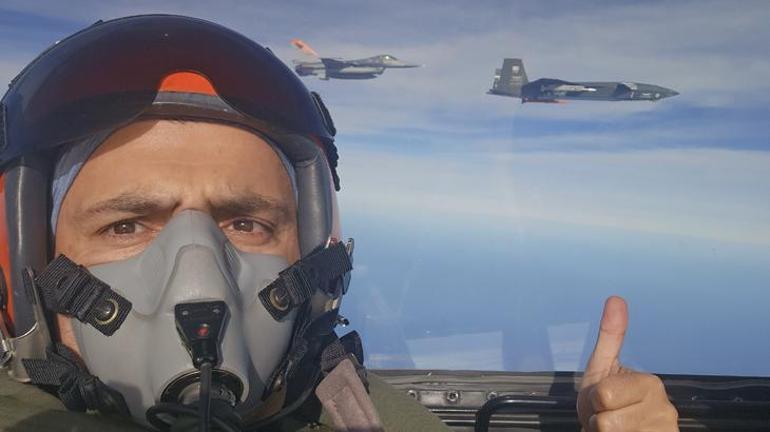 Hava muhaberesinde dünyada ilk! Bayraktar KIZILELMA, MURAD ile gördü GÖKDOĞAN ile vurdu 1 Hava muhaberesinde dünyada ilk! Bayraktar KIZILELMA, MURAD ile gördü GÖKDOĞAN ile vurdu