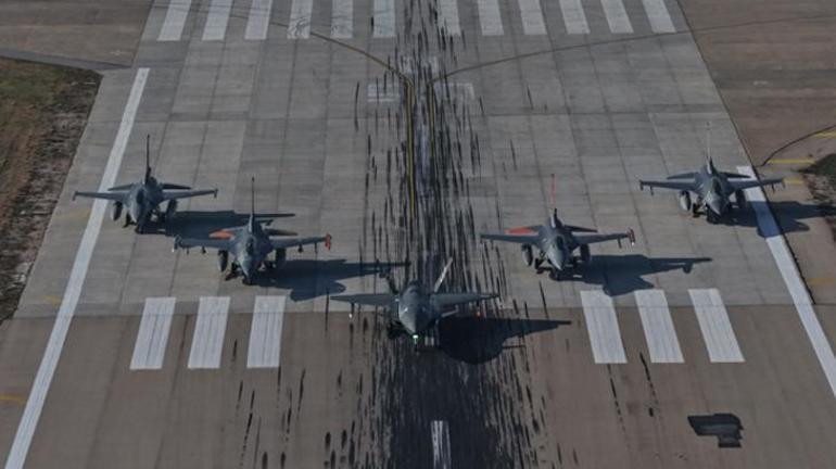 Hava muhaberesinde dünyada ilk! Bayraktar KIZILELMA, MURAD ile gördü GÖKDOĞAN ile vurdu 3 Hava muhaberesinde dünyada ilk! Bayraktar KIZILELMA, MURAD ile gördü GÖKDOĞAN ile vurdu