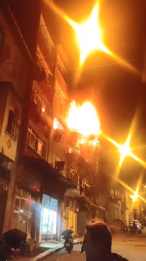 Havai Fişeklerle Renklendirilen Kız İsteme Töreni: Bir Kabusun Dönüşümü ve 9 Kişinin Mahsur Kalması