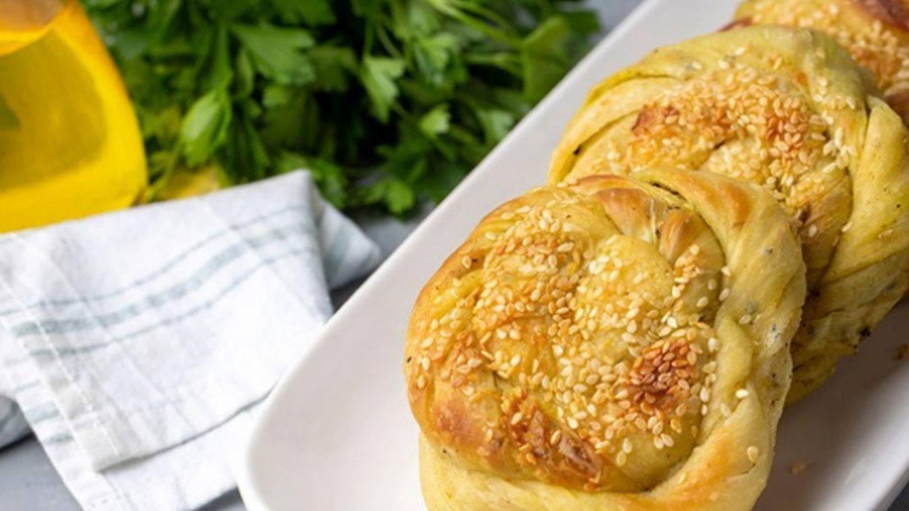 Hem göze hem damağa hitap eden tanım: Patatesli gül böreği