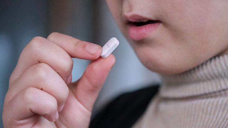 Her boğaz ağrısı antibiyotik gerektirmez! Yanlış kullanım çocukların hayatını riske atıyor