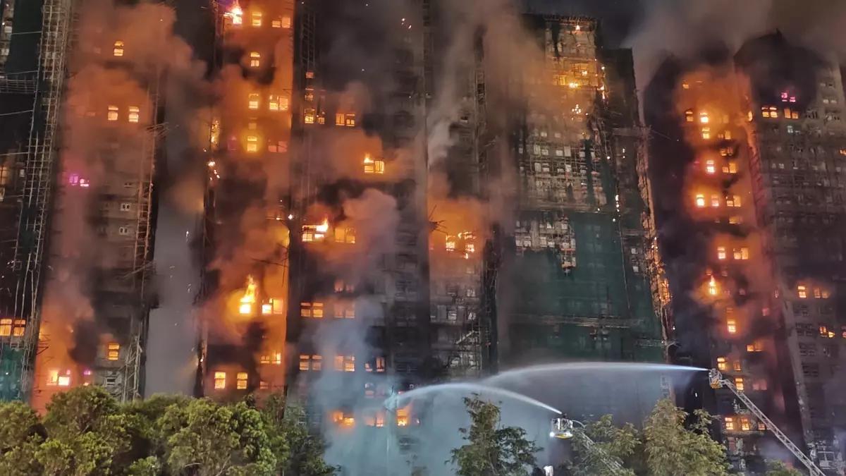 Hong Kong’da Tai Po Yangınında 3 Gün Yas İlan Edildi