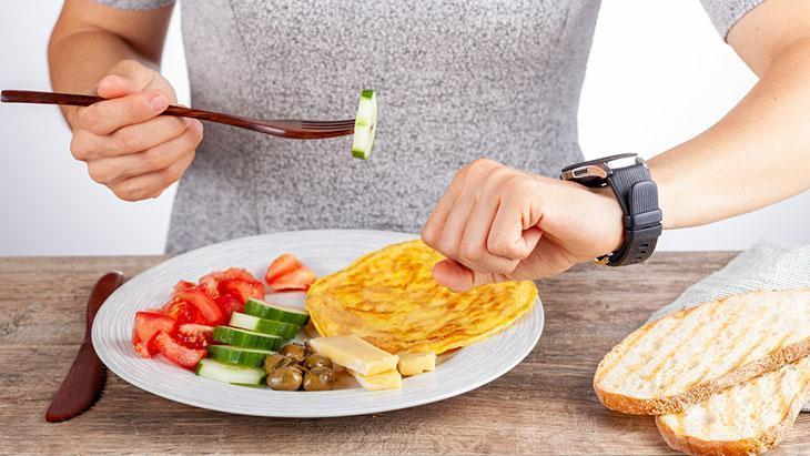 Hücreleri temizliyor, vücudu bakım moduna sokuyor! Aralıklı oruç: Sanılandan çok daha fazlası