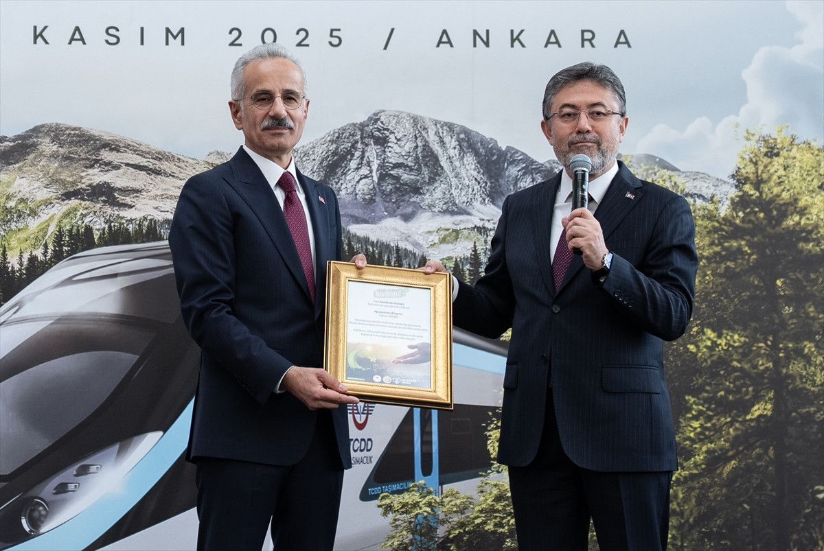 İbrahim Yumaklı: 13 Milyon Yolcuya 13 Milyon Fidanla Yeşil Bir Gelecek 2 İbrahim Yumaklı: 13 Milyon Yolcuya 13 Milyon Fidanla Yeşil Bir Gelecek