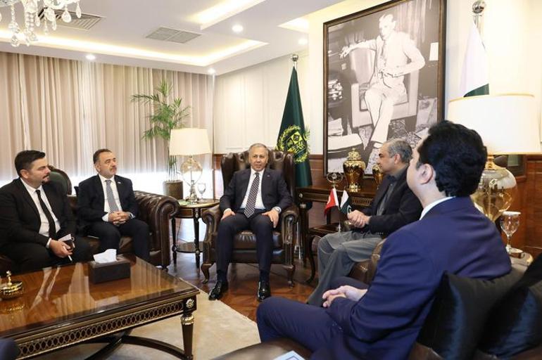 İçişleri Bakanı Yerlikaya, Pakistanlı mevkidaşı Nakvi ile görüştü 1 İçişleri Bakanı Yerlikaya, Pakistanlı mevkidaşı Nakvi ile görüştü