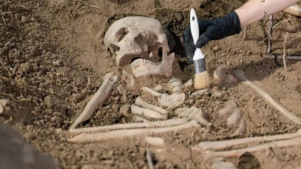 İnsanoğlu milyonlarca yıl sonra büsbütün unutulabilir mi?