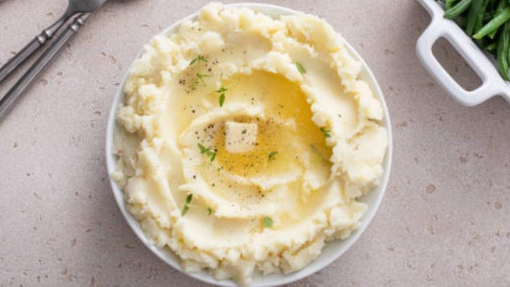 İpeksi ve lezzetli patates püresi sırrı! Sadece birkaç kaşıkla şipşak hazır 3 İpeksi ve lezzetli patates püresi sırrı! Sadece birkaç kaşıkla şipşak hazır