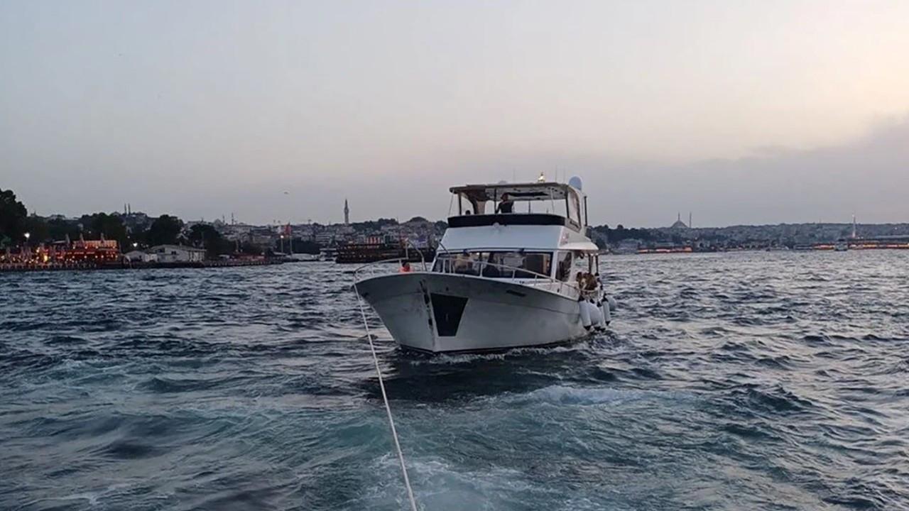 İstanbul Boğazı’nda sürüklenen tekne kurtarıldı