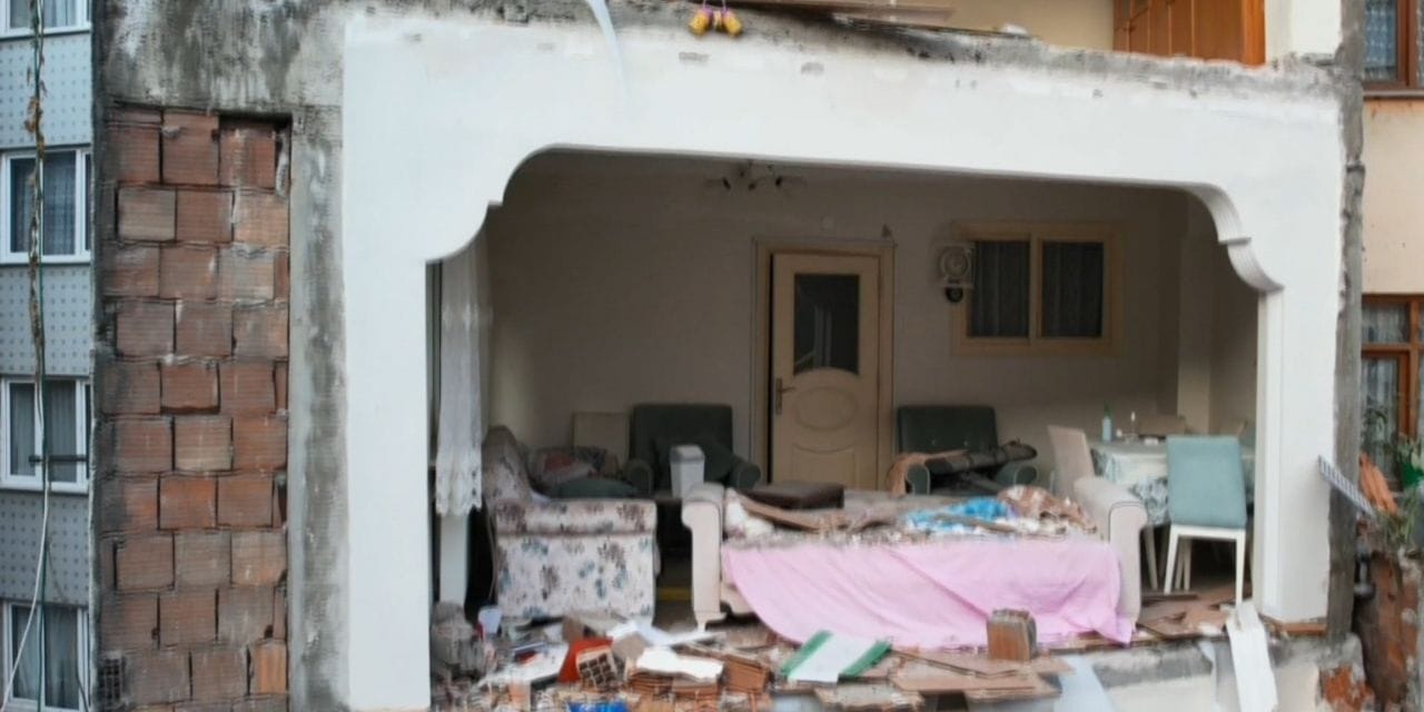 İstanbul'un Gözbebeği: Yıkılan Bina ile Ortaya Çıkan Müteahhitlik Şaheseri!