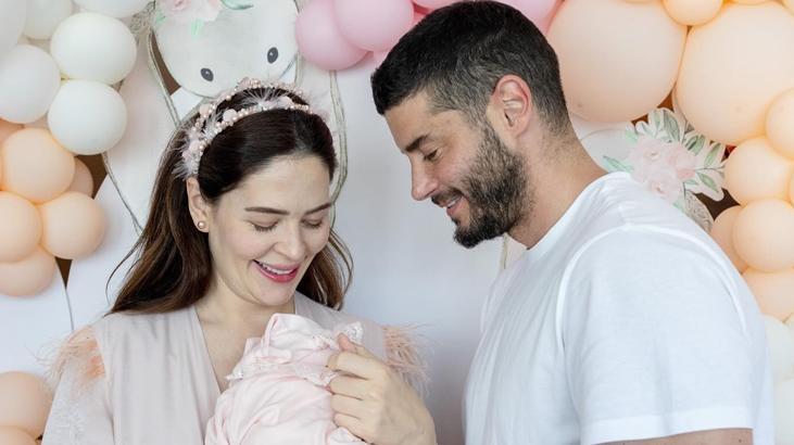 İşte Milena'nın son hali! Yıldız Çağrı Atiksoy kızının yeni karesini paylaştı 3 İşte Milena'nın son hali! Yıldız Çağrı Atiksoy kızının yeni karesini paylaştı