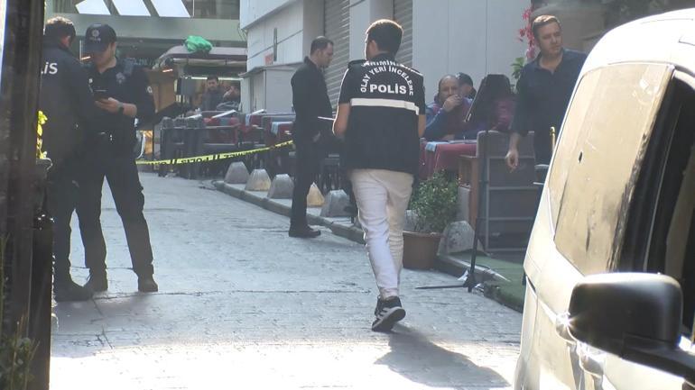 İstiklal Caddesi'nde silahlı kavga! 2 yaralı 2 İstiklal Caddesi'nde silahlı kavga! 2 yaralı