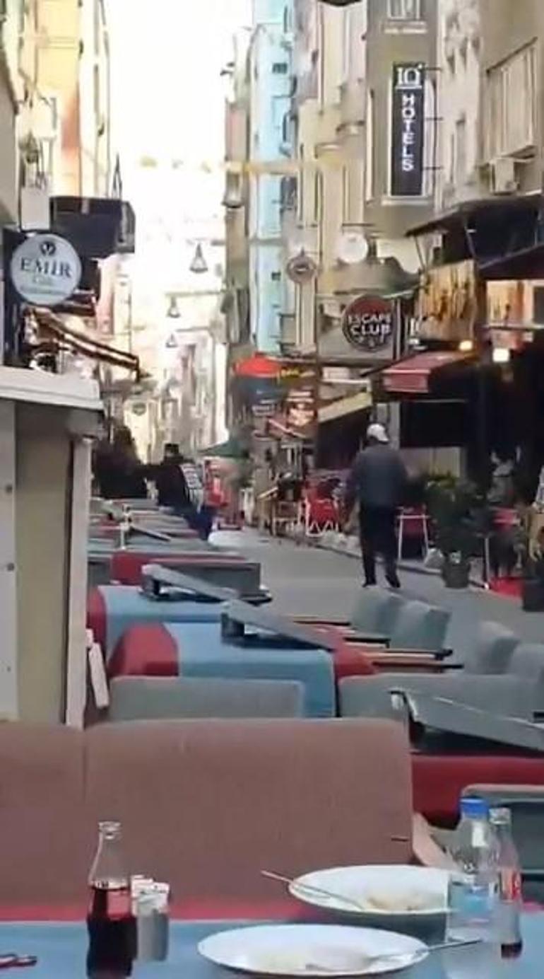 İstiklal Caddesi'nde silahlı kavga! 2 yaralı 5 İstiklal Caddesi'nde silahlı kavga! 2 yaralı