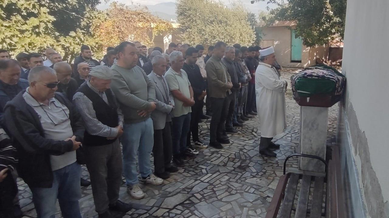 İzmir’de beton mikserinin çarptığı kadın son yolculuğuna uğurlandı