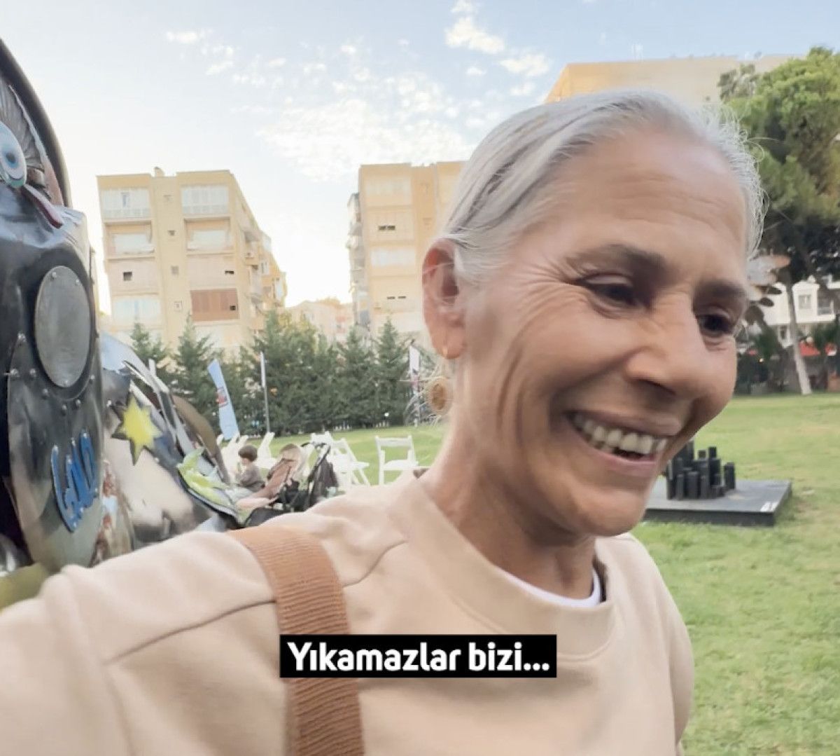 İzmirli Roman Kadınların Çöpten Sanat Eserlerine Dair Farklı Yorumlar 3 İzmirli Roman Kadınların Çöpten Sanat Eserlerine Dair Farklı Yorumlar