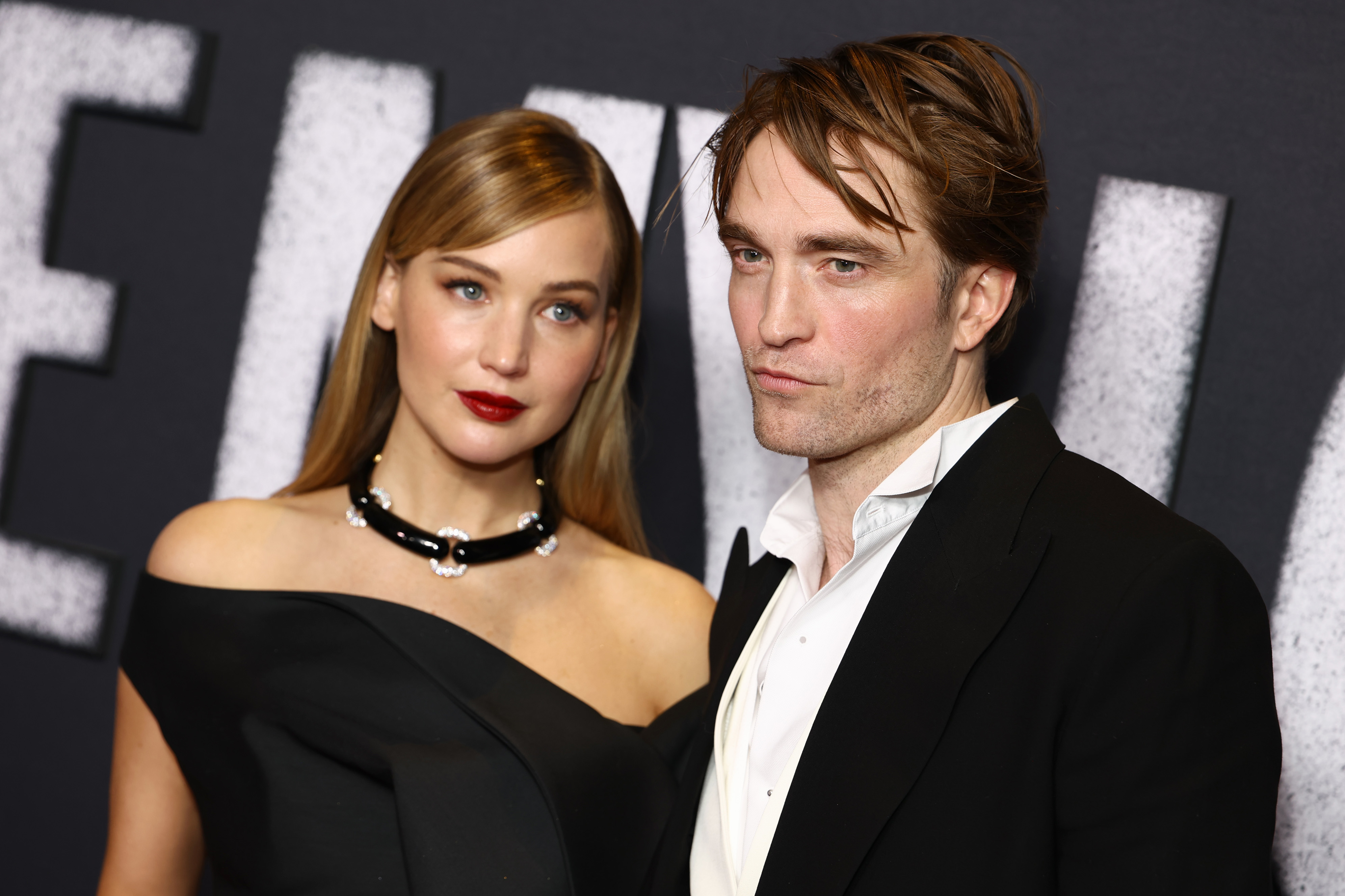 Jennifer Lawrence, Jonathan Anderson İmzalı Dior Elbisesiyle Büyüledi 2 Jennifer Lawrence, Jonathan Anderson İmzalı Dior Elbisesiyle Büyüledi