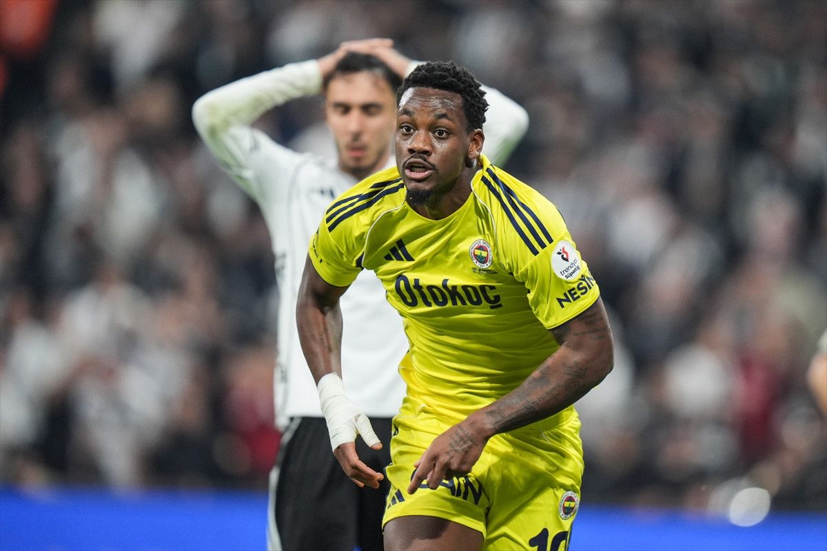 Jhon Durana'nın Kurtlar Vadisi'ndeki Efsane Başarısı! 2 Jhon Durana'nın Kurtlar Vadisi'ndeki Efsane Başarısı!