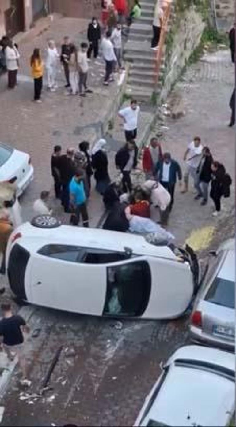 Kağıthane'de okul yolunda kaza! Sokak savaş alanına döndü: 2’si çocuk 4 yaralı 1 Kağıthane'de okul yolunda kaza! Sokak savaş alanına döndü: 2’si çocuk 4 yaralı